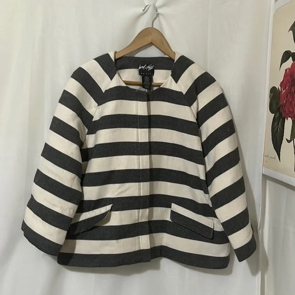 Lord & Taylor 100% Linen Shell Striped Black and White Women's Jacket - Picture 1 of 4